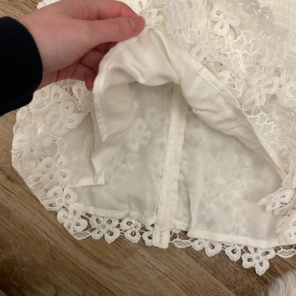 Abercrombie Lace White Top - Picture 4 of 4